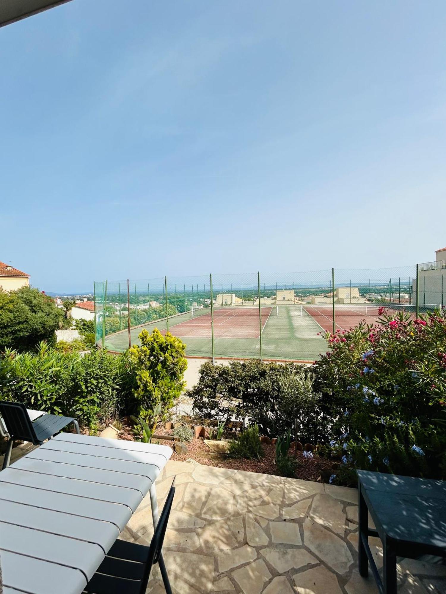 Le Soleil Bleu Hyerois Apartment อิแยร์ ภายนอก รูปภาพ
